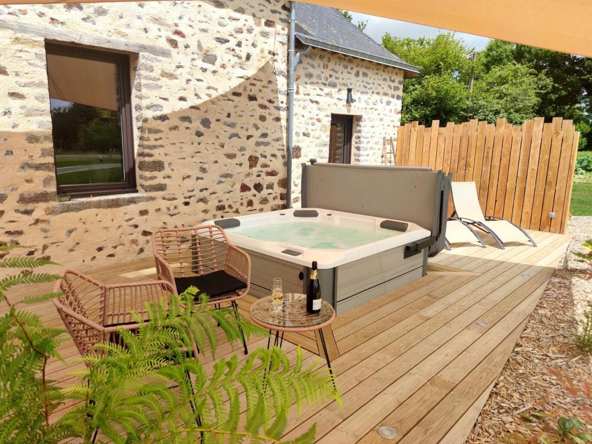 La Douce Halte - Gites Avec Spa Ou Sauna Saint-Ouen-Des-Toits ภายนอก รูปภาพ