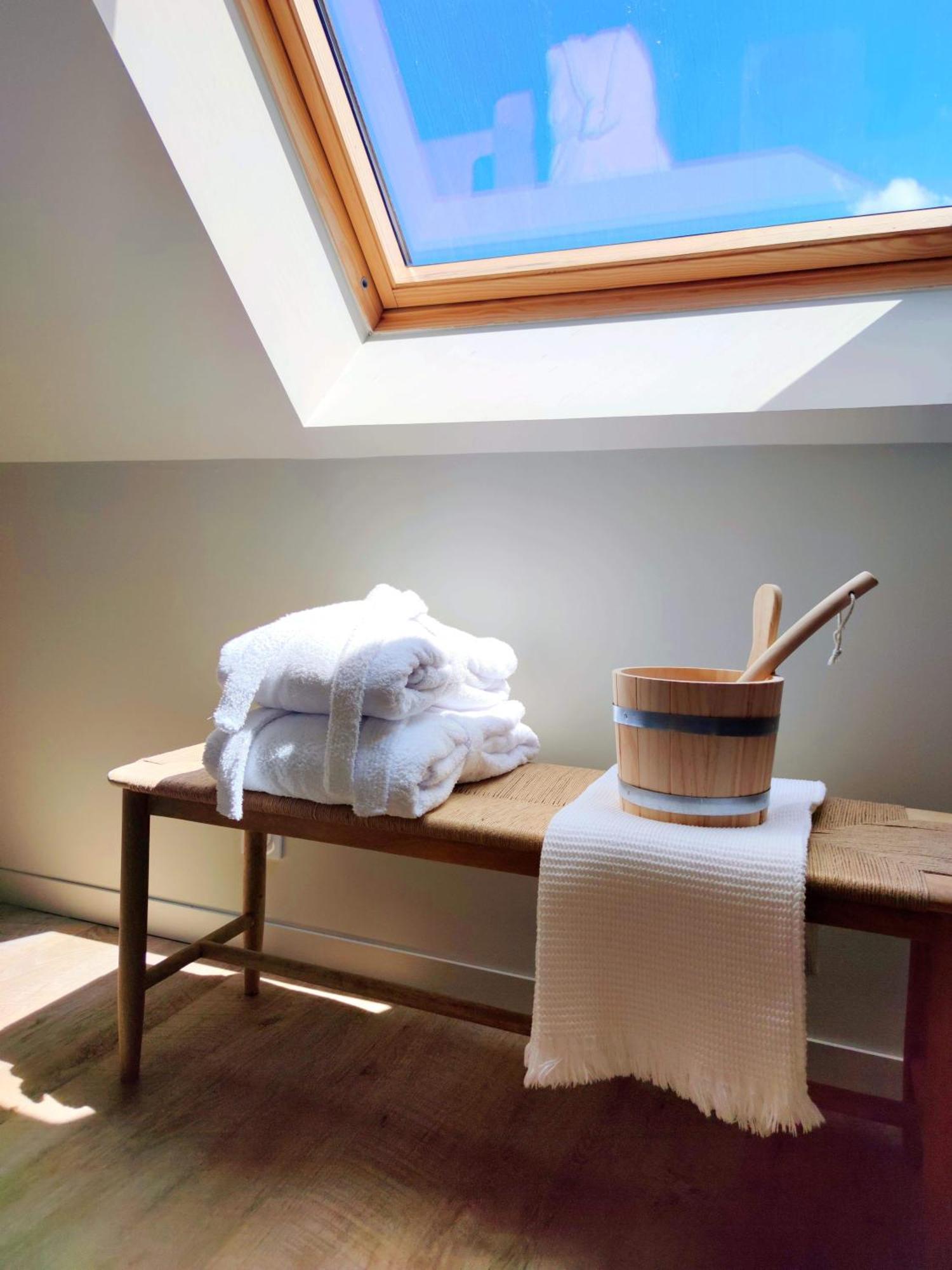 La Douce Halte - Gites Avec Spa Ou Sauna Saint-Ouen-Des-Toits ภายนอก รูปภาพ